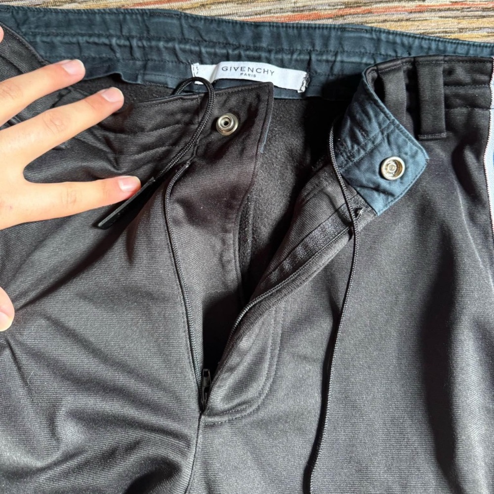 4g Givenchy Track Suit - image 6